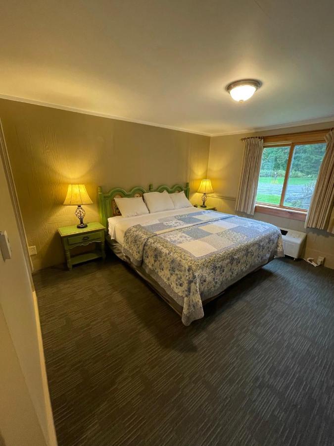 סטואו Northern Lights Lodge מראה חיצוני תמונה
